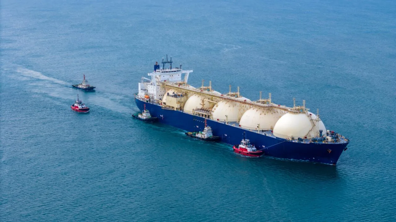 Energiekrisen: Sperrung der Straße von Hormus, Durchfuhr von Öltanker und LNG-Schiffe gestoppt