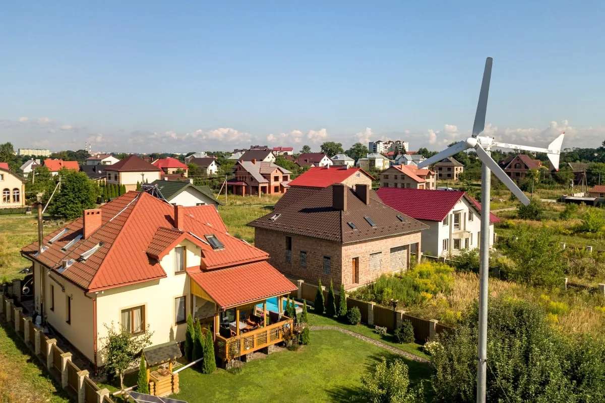 Kleinwindanlage fürs Einfamilienhaus - das müssen Sie beachten