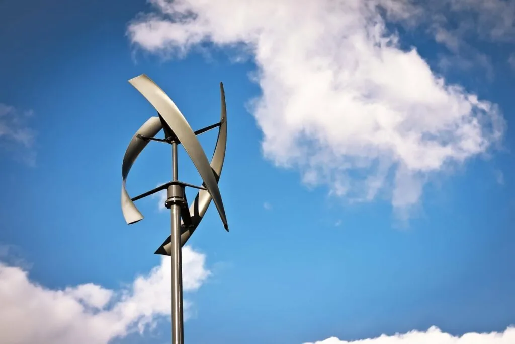 Vertikale Kleinwindanlage: Futuristische Bauform für turbulente Windverhältnisse