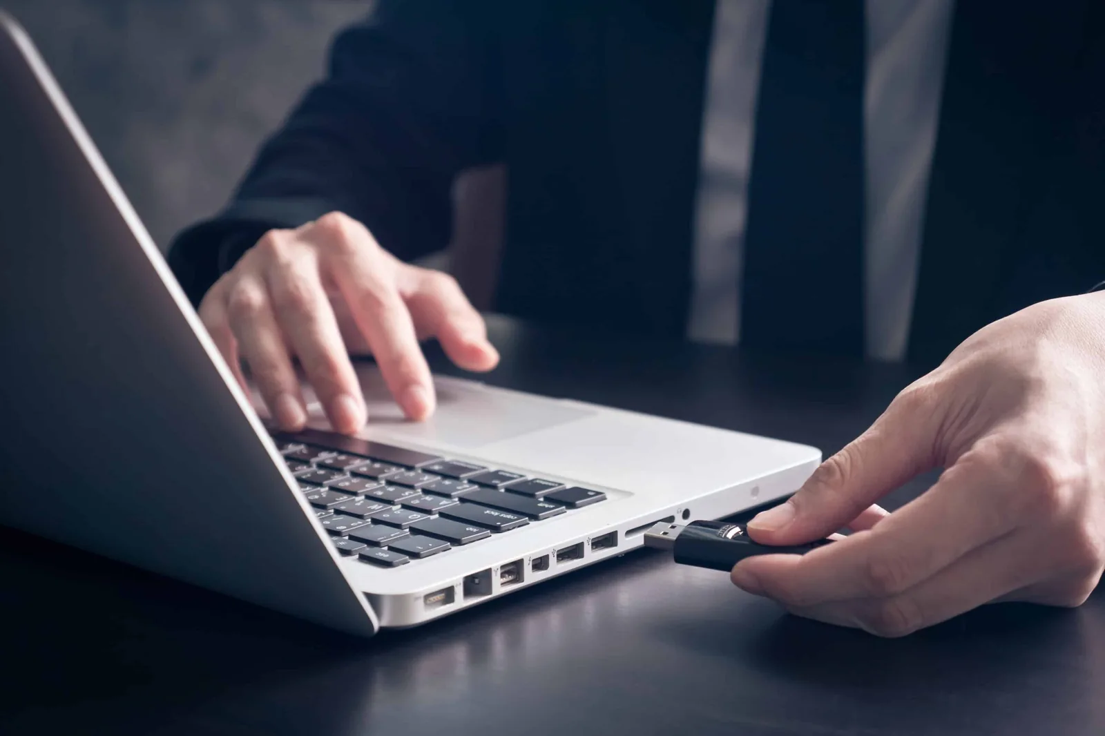 Surfsticks und mobile Router: So surfen Sie unterwegs am Laptop