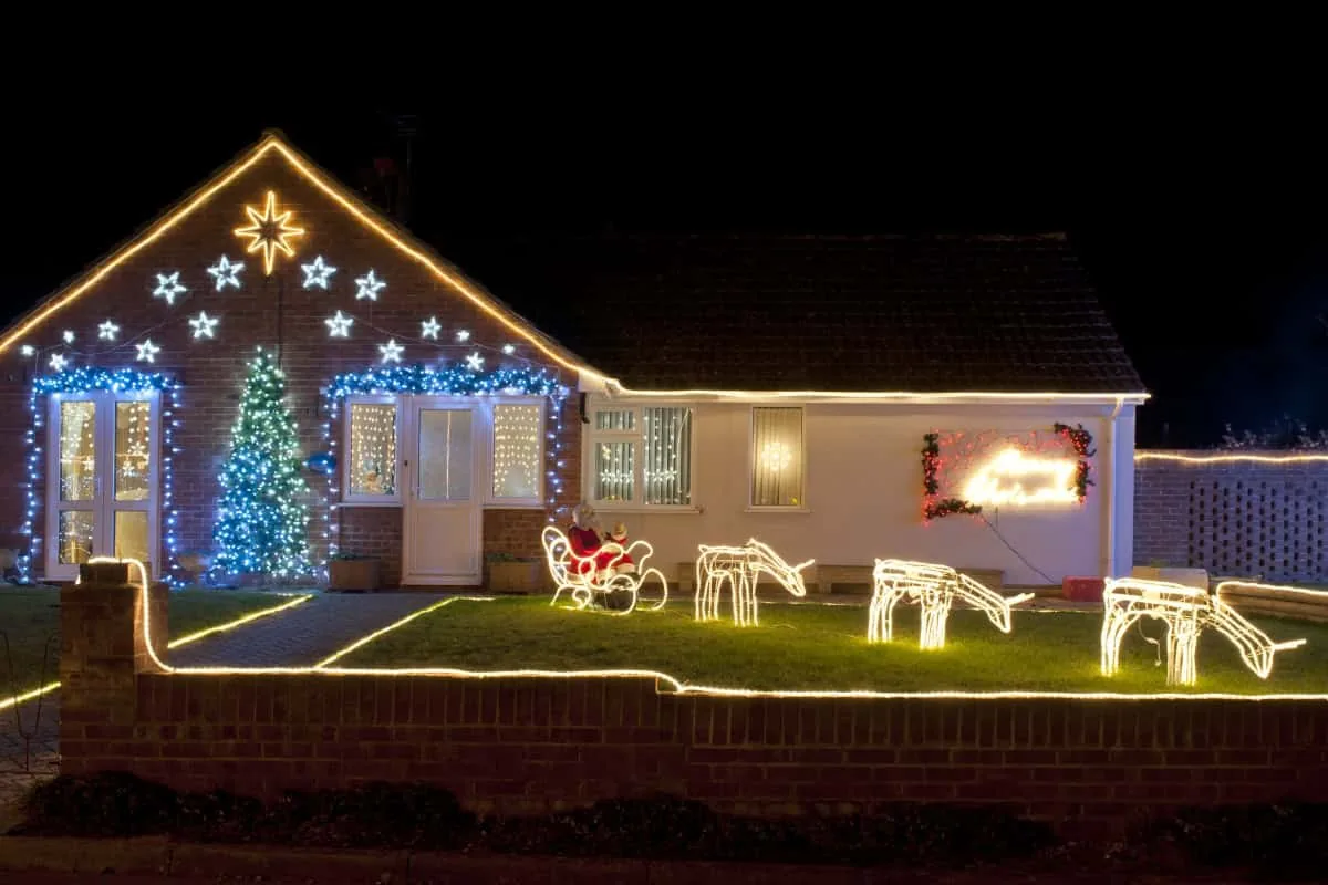 Weihnachtsbeleuchtung: Stimmungsvolle Feiertage ohne Ärger mit den Nachbarn
